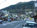 queenstown-01.jpg (74930 bytes)