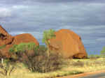 uluru-base-20.jpg (57802 bytes)