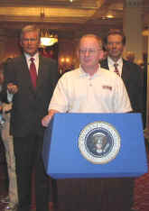 P4050341.jpg (33707 bytes)