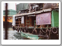 Aberdeen - floating fishing village in the harbor