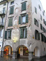 old town07.JPG (80842 bytes)