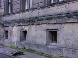 Pb280081.jpg (61410 bytes)