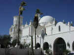 San Xavier01.jpg (53625 bytes)
