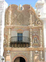 San Xavier03.jpg (108263 bytes)