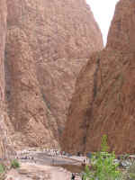 todra gorge07.jpg (99927 bytes)