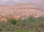 todra valley03.jpg (82070 bytes)